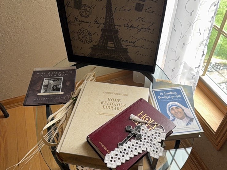 modern-diamond-shaped-wall-decoration,-eifel-tower-background-piece,-religious-books-and-other-items.-(less-table)-image-3