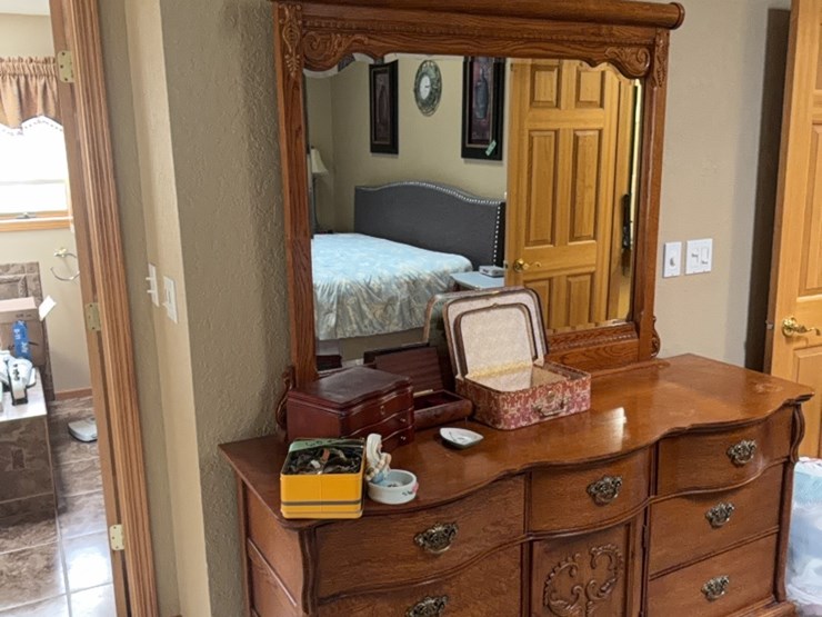 very-large-oak-dresser-with-large-high-back-mirror-image-5