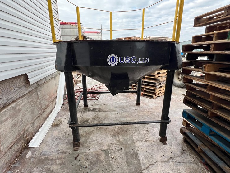 usc-800-seed-treater-with-guardrails-and-screen-image-45