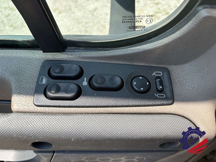 2017-freightliner-cascadia-113-image-63