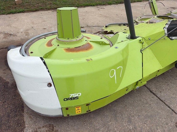 2019-claas-orbis-750-image-21