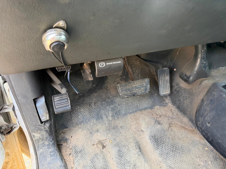 2002-gmc-2500hd-image-27