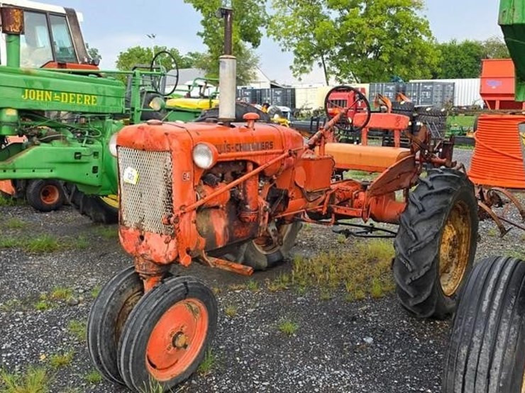 allis-chalmers-ca-tractor-w/cultivators-(runs)-image-2