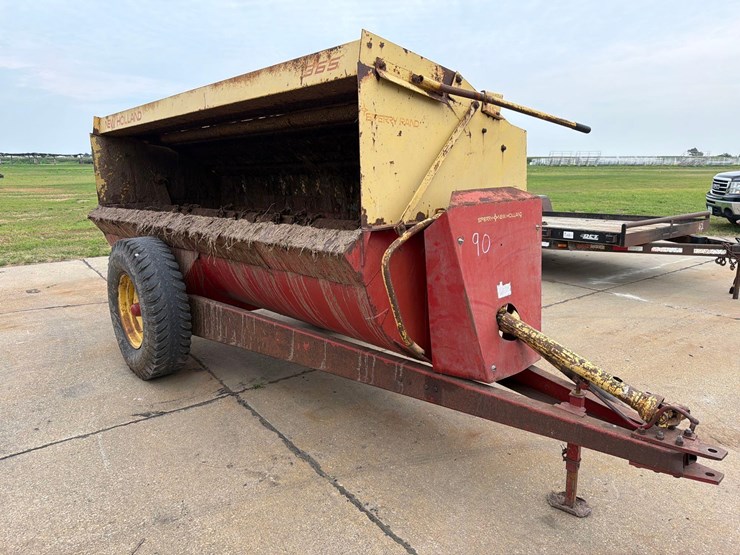 new-holland-365-manure-spreader-slinger-image-2