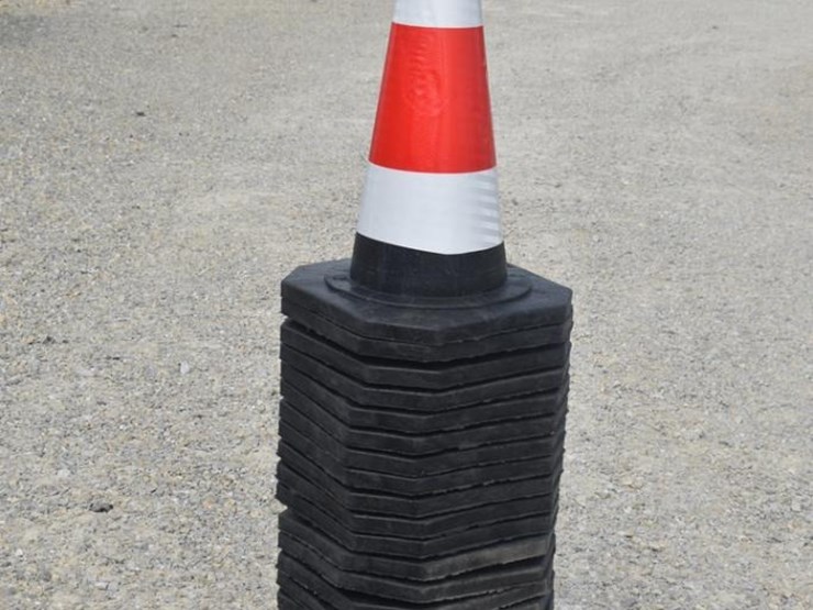 safety-cones-48535-image-1