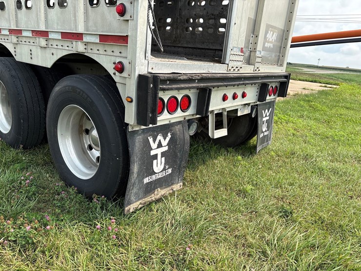 2014-wilson-livestock-trailer-image-60