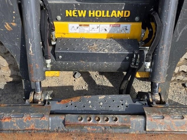 2022-new-holland-c345-image-37