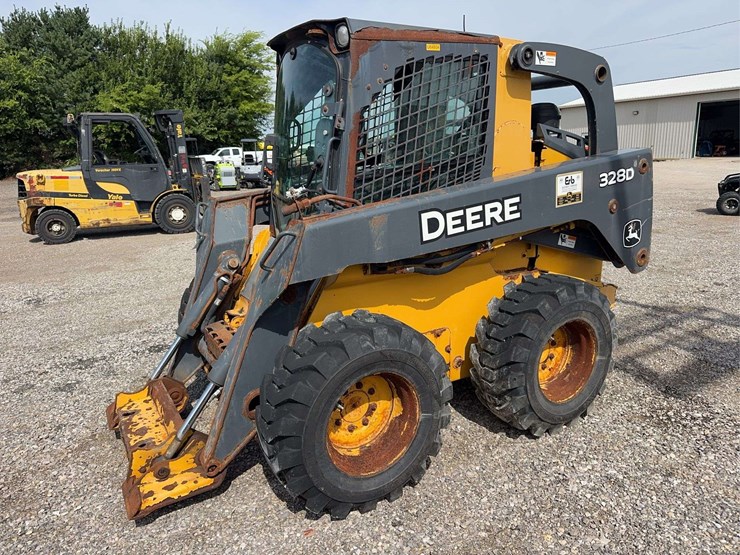 deere-328d-image-3