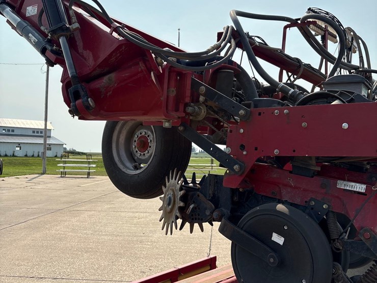 2011-case-ih-1240-image-23