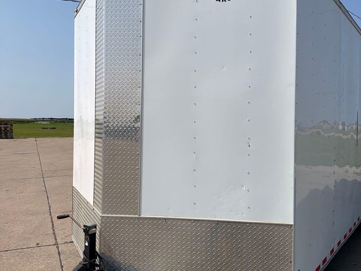 2018-diamond-100”-x-24ft-bumper-hitch-enclosed-trailer-image-13