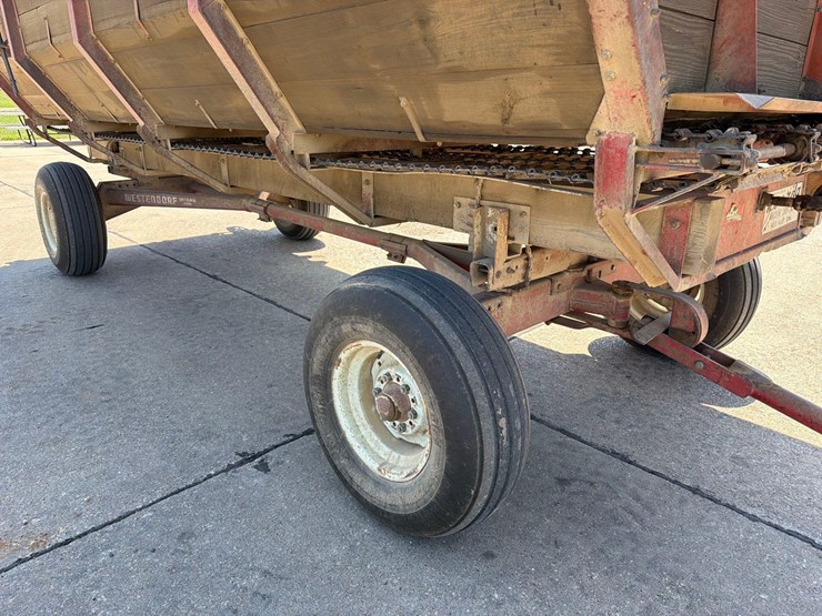 roorda-16ft-rear-unload-silage-wagon-image-15