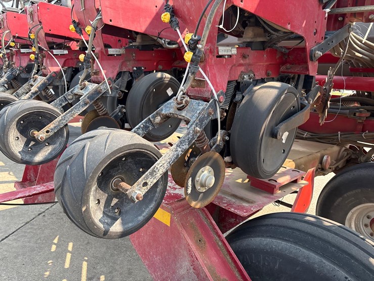 2011-case-ih-1240-image-55