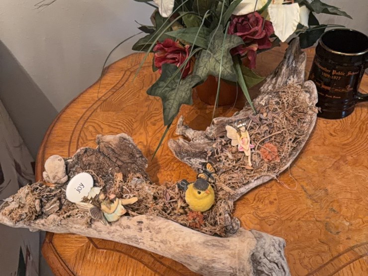 everything-on-top-of-the-table,-includes-driftwood-decorated-piece,-flowers,-starkweather-public-school-mug-from-1977-image-3