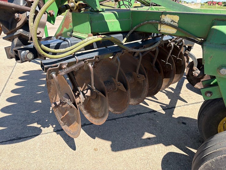 john-deere-630-image-12
