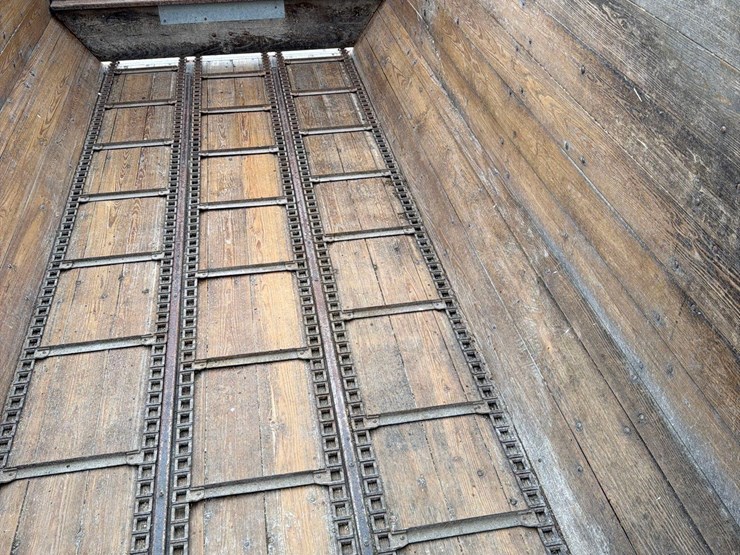 roorda-16ft-rear-unload-silage-wagon-image-19