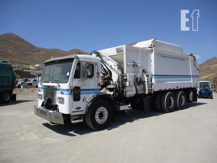 2010-peterbilt-320-image-1