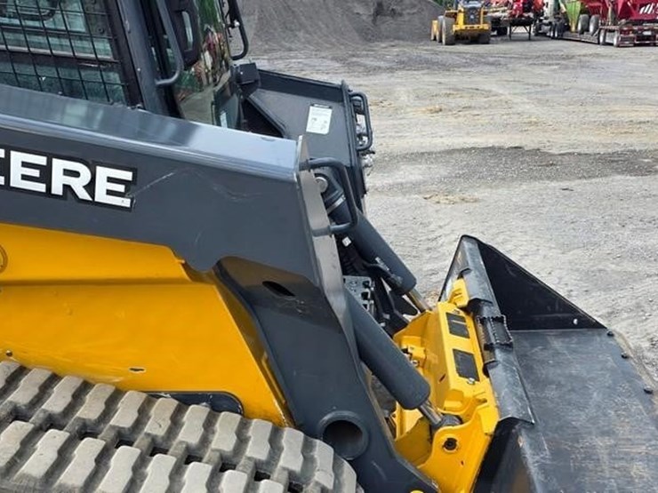 2025-deere-335-p-tier-image-9