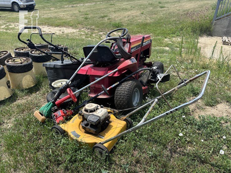 assortment-of-lawn-mowers,-weed-eaters,-string-tim-image-4