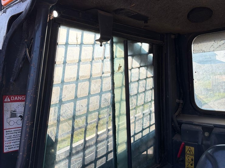 new-holland-l150-image-24