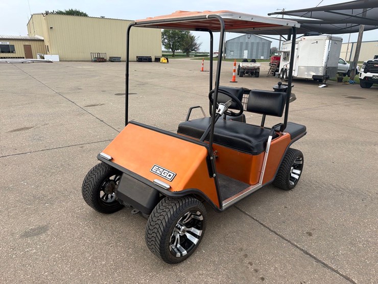 1987-ez-go-gas-golf-cart-image-1