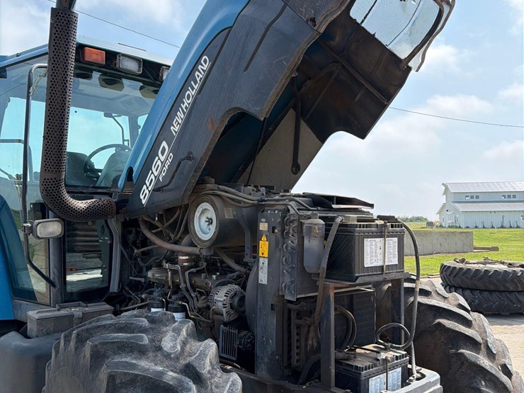 new-holland-8560-image-57