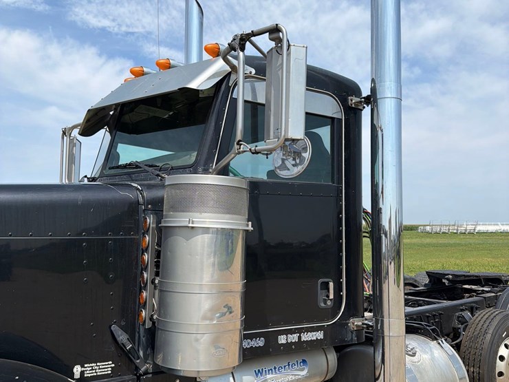 2007-peterbilt-379-image-23