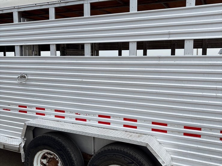 1989-kiefer-built-7ft-x-22ft-aluminum-gooseneck-livestock-trailer-image-6
