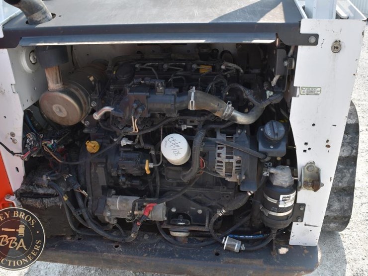 2019-bobcat-t740-image-30