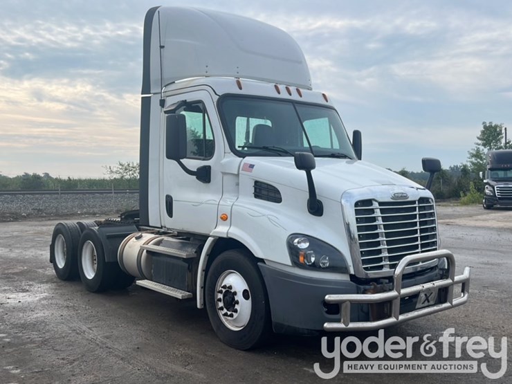 2018-freightliner-cascadia-113-image-7