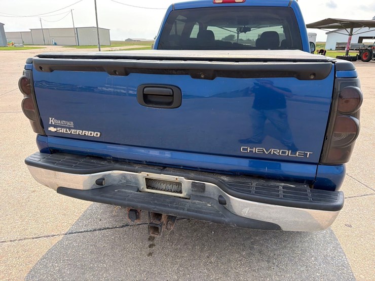 2004-chevrolet-silverado-1500-image-26
