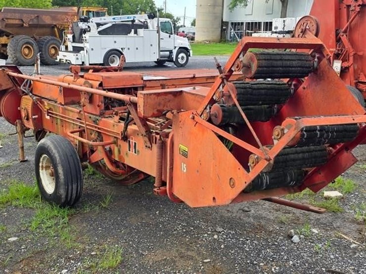 internatinal-435i-square-baler-image-3