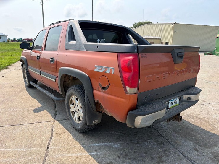 2005-chevy-avalache-1500-pickup-image-5