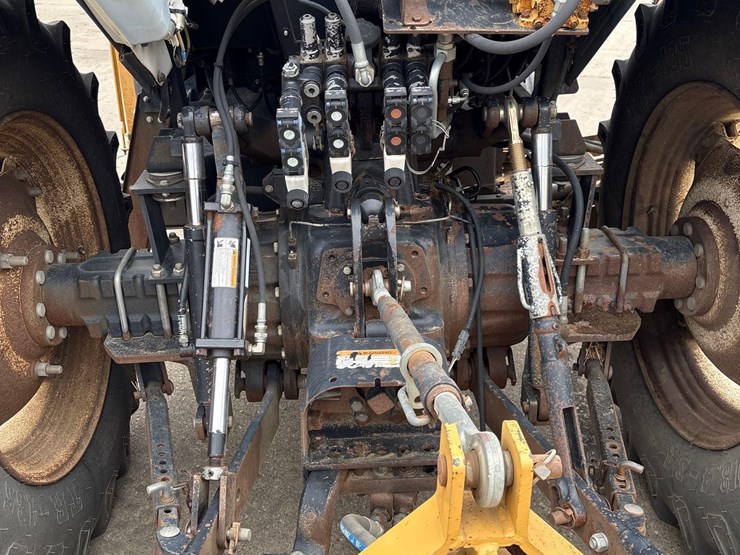 new-holland-ts6.125-image-12