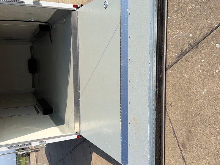 2020--haulmark-grizzly-hd-8-1/2ft-x-24ft-enclosed-trailer----like-new-image-35