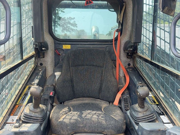 2018-deere-333g-image-12