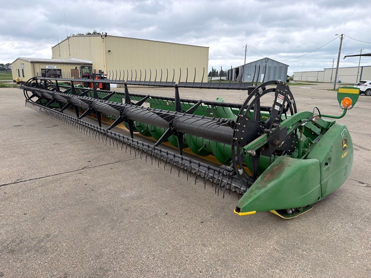 2009-john-deere-635f-image-1