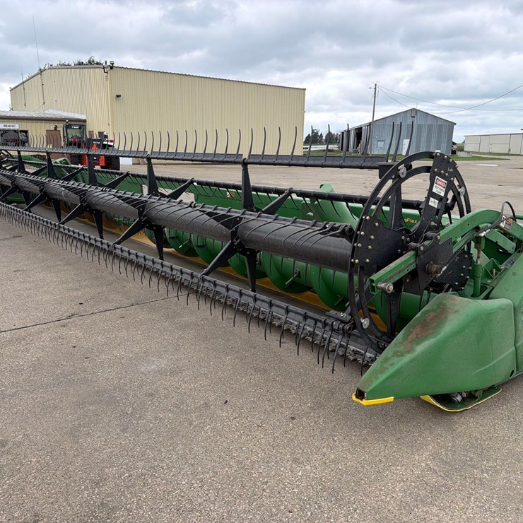 2009 JOHN DEERE 635F