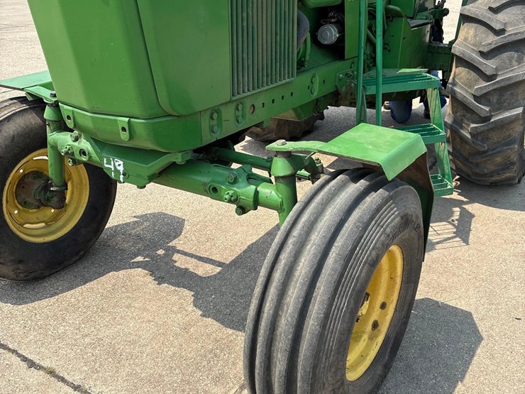 john-deere-3020-image-12