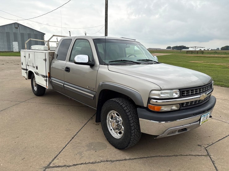 1999-chevrolet-k2500-image-2