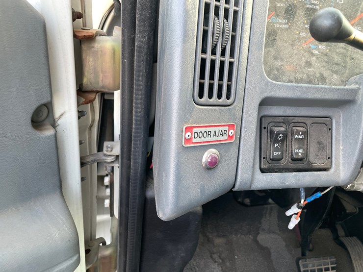 2003-international-durastar-4200-image-56