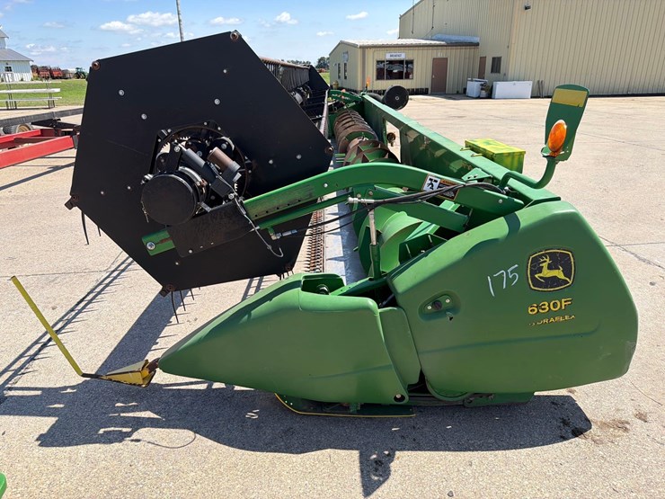 john-deere-630f-image-4