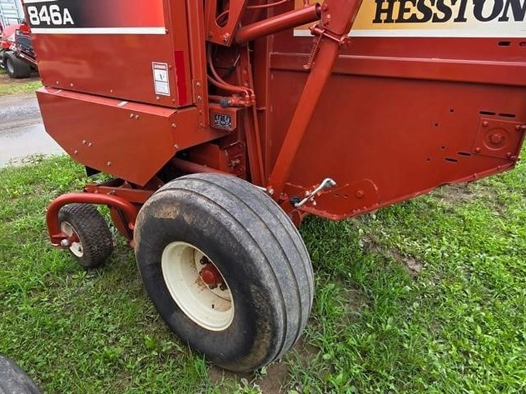 hesston-846a-image-13