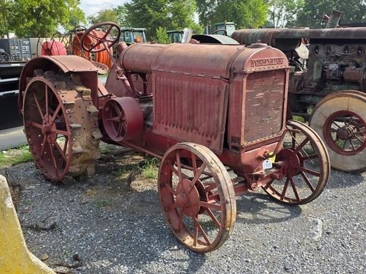 mccormick-deereing-1020-tractor-(not-running)-image-1