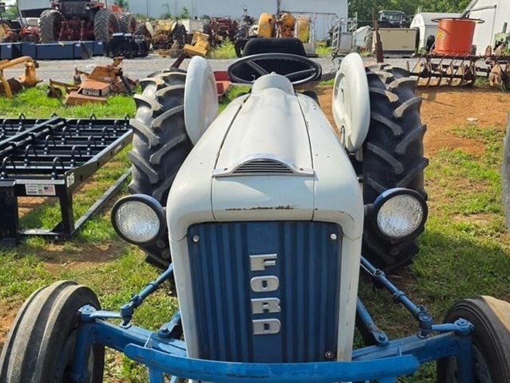 ford-4000-image-24