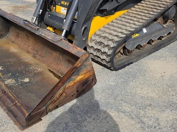2022-new-holland-c345-image-34