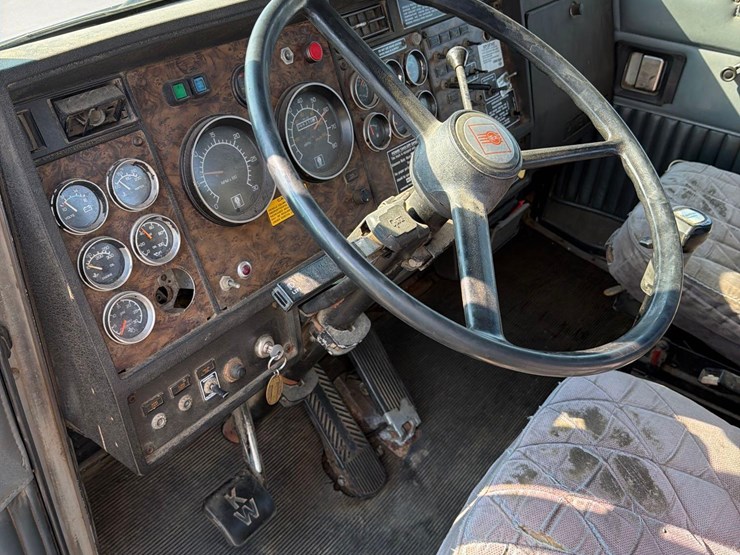 1993-kenworth-t600-image-37