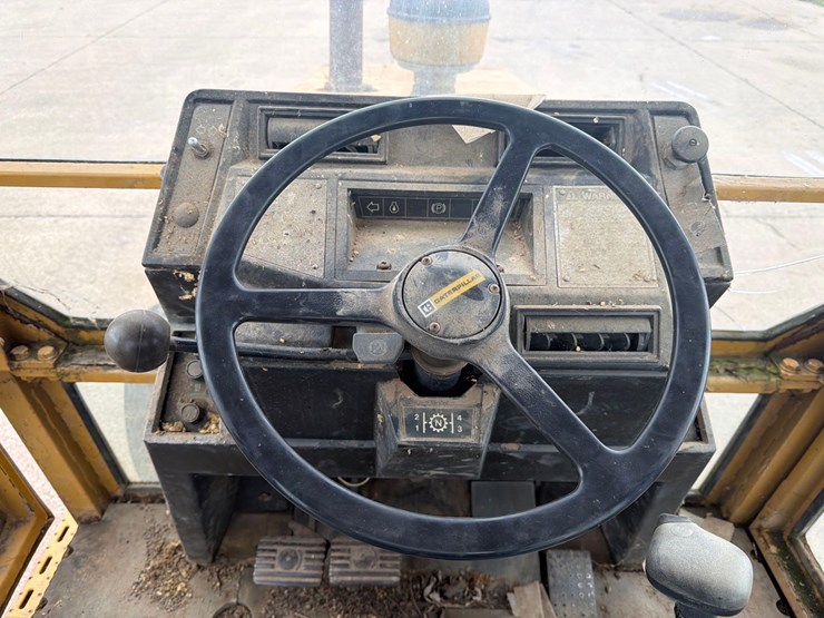 caterpillar-416-image-44