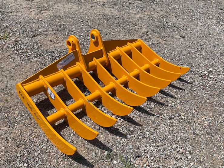 2026-caterpillar-305-image-3