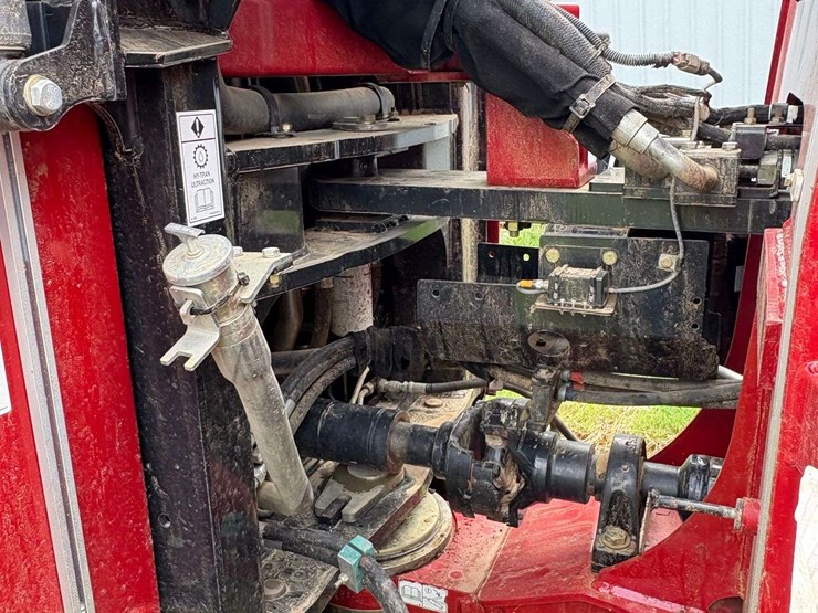 2015-case-ih-620-image-11