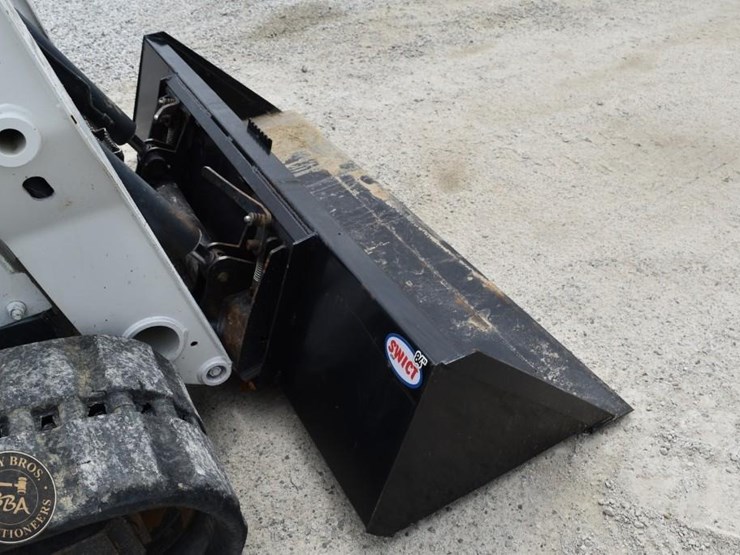 2016-bobcat-t740-image-10